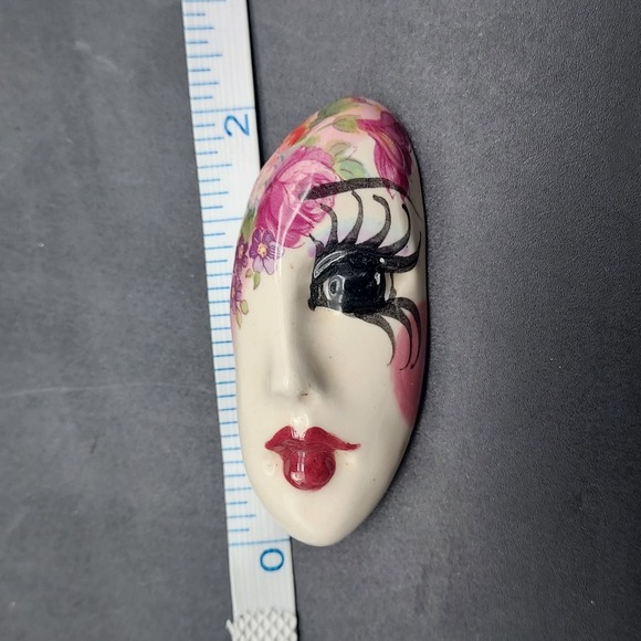 Abstract Lady Face Head Brooch Artisan Handcrafted Hand Painted - Picture 7 of 10